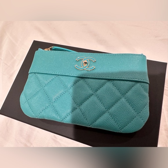 Chanel 28 Small Turquoise Blue Green Quilted Caviar Mademoiselle Cosmetic Case - Picture 7 of 8